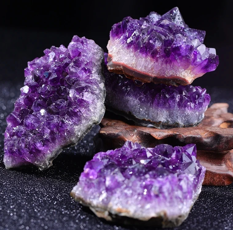 10-40g 1 Stück Amethyst-Geode Natürlicher Kristallquarz Steinexemplar Mineral Dekorativer Rohstein