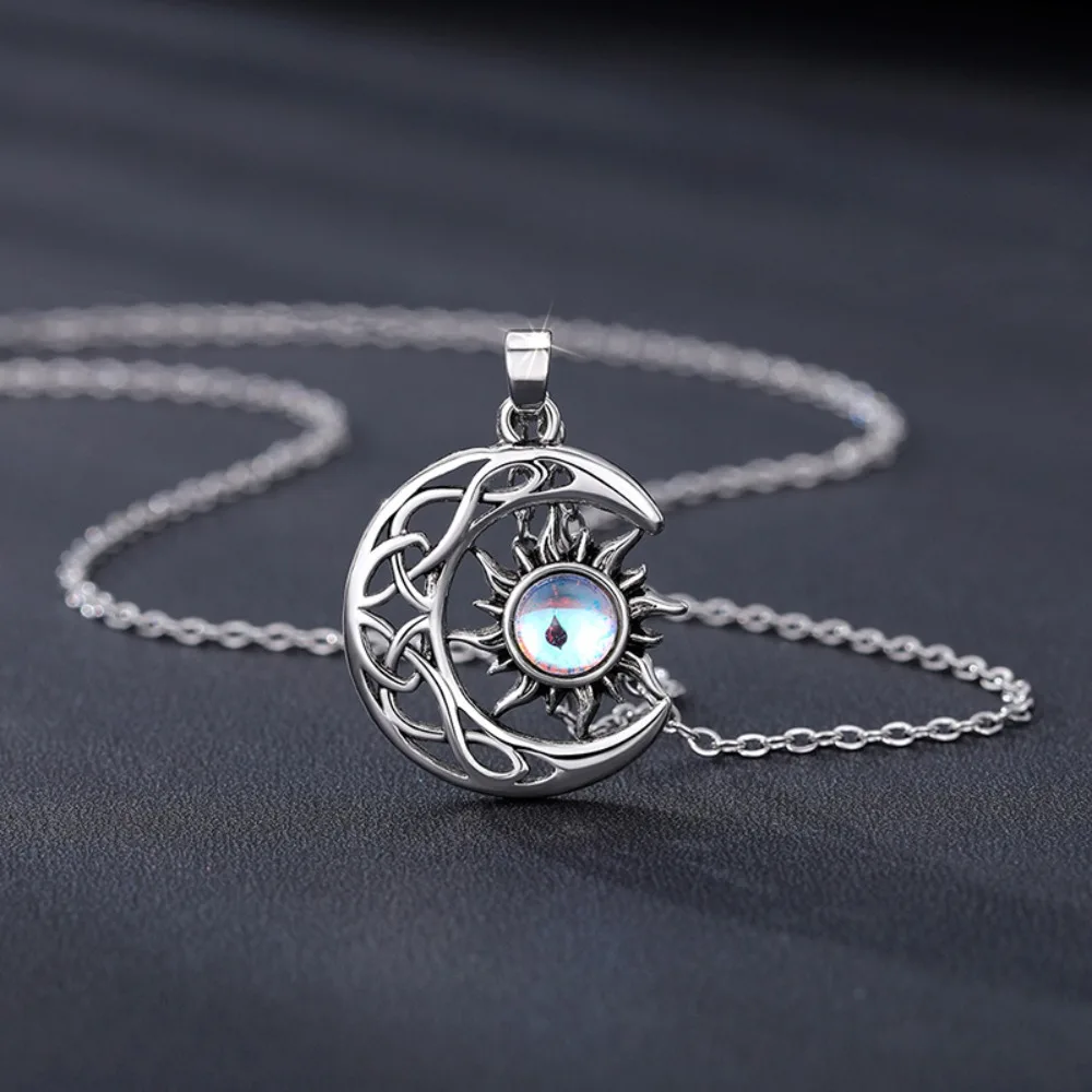 Retro Trendige Imitation Mondstein Sonne-Mond-Anhänger Halskette für Frauen Exquisite Edelstahl