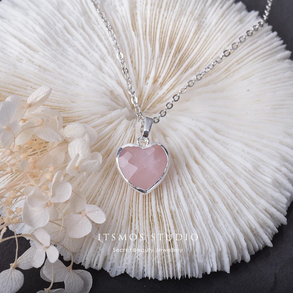 ITSMOS Halskette mit natürlichem Herz-Rosenquarz-Anhänger, 925er Silber, rosa Liebesfacette
