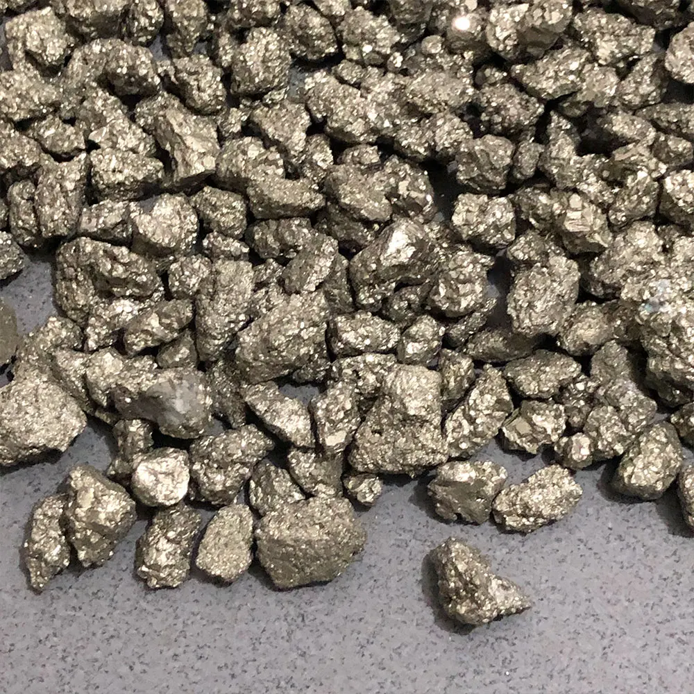 Natursteine, Chalkopyrit, Pyrit, Rohstein, Chips, Kies, Narren, Goldnuggets, Quarzkristalle, Cluster, Mineral