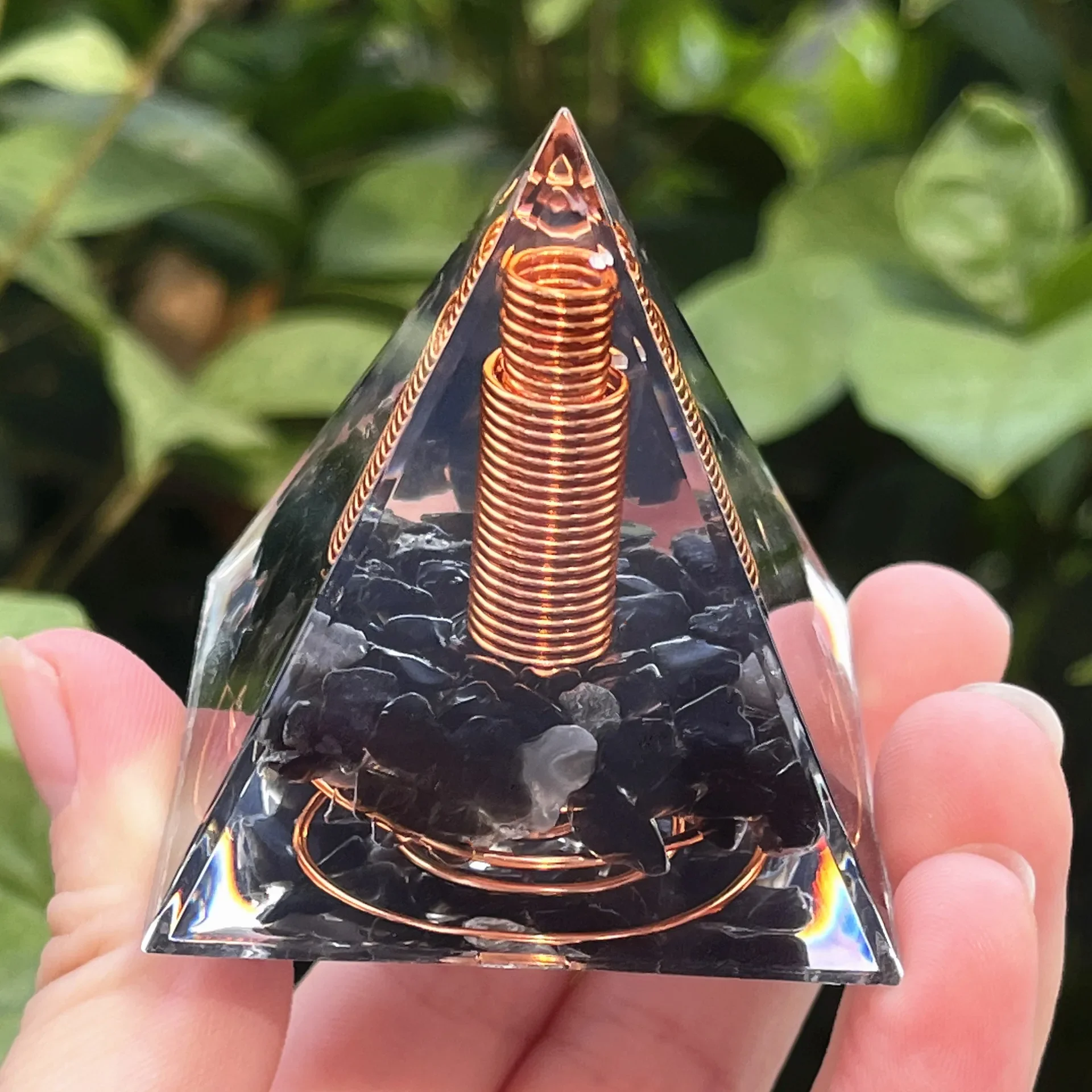 Energiepyramide Orgonit Reiki natürlicher Amethyst Peridot Reiki Chakra Meditationswerkzeug Raumdekoration
