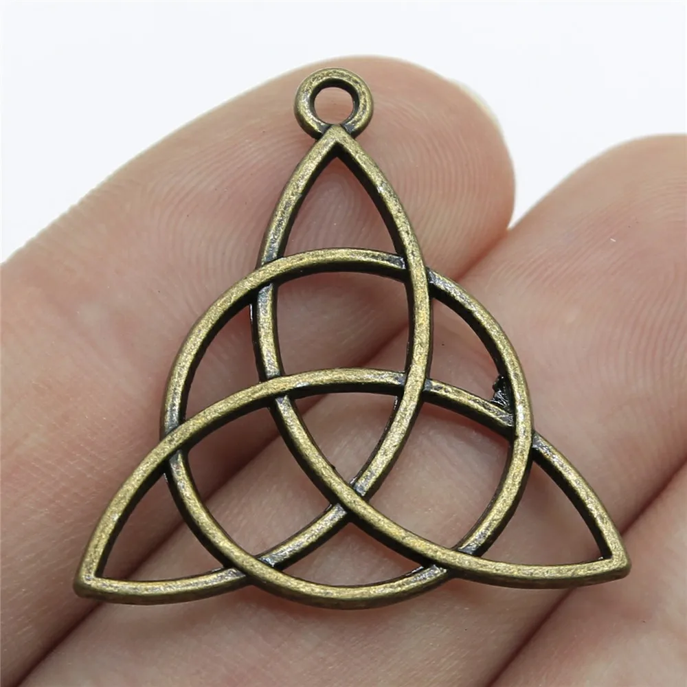 4 Farben Triquetra Symbol Anhänger Für Schmuck Machen Triquetra Symbol Charme Triquetra Amulett (10 Stück)