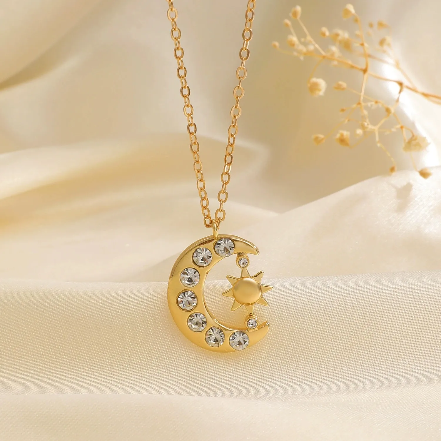 Halskette mit Sonnen- und Mondanhänger, mit Strass besetzte Sternkette, Schlüsselbeinkette mit Mondanhänger